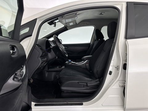 Nissan Leaf Acenta 30 kWh (INCL-BTW) *HEATPUMP | NAVI-FULLMAP | MICROFIBRE | DAB | CAMERA | DIGI-COCKPIT | KEYLESS | CRUISE | DIGI-COCKPIT | HEATED-COMFORTSEATS | PRIVACYGLASS | KEYLESS | 16"ALU*