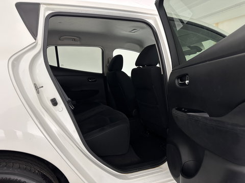 Nissan Leaf Acenta 30 kWh (INCL-BTW) *HEATPUMP | NAVI-FULLMAP | MICROFIBRE | DAB | CAMERA | DIGI-COCKPIT | KEYLESS | CRUISE | DIGI-COCKPIT | HEATED-COMFORTSEATS | PRIVACYGLASS | KEYLESS | 16"ALU*