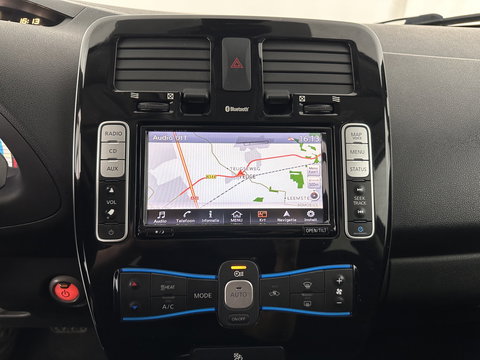 Nissan Leaf Acenta 30 kWh (INCL-BTW) *HEATPUMP | NAVI-FULLMAP | MICROFIBRE | DAB | CAMERA | DIGI-COCKPIT | KEYLESS | CRUISE | DIGI-COCKPIT | HEATED-COMFORTSEATS | PRIVACYGLASS | KEYLESS | 16"ALU*