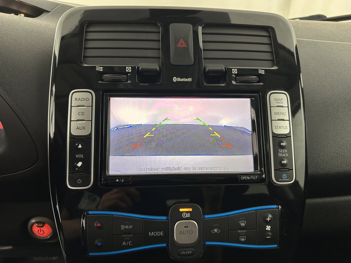 Nissan Leaf Acenta 30 kWh (INCL-BTW) *HEATPUMP | NAVI-FULLMAP | MICROFIBRE | DAB | CAMERA | DIGI-COCKPIT | KEYLESS | CRUISE | DIGI-COCKPIT | HEATED-COMFORTSEATS | PRIVACYGLASS | KEYLESS | 16"ALU*