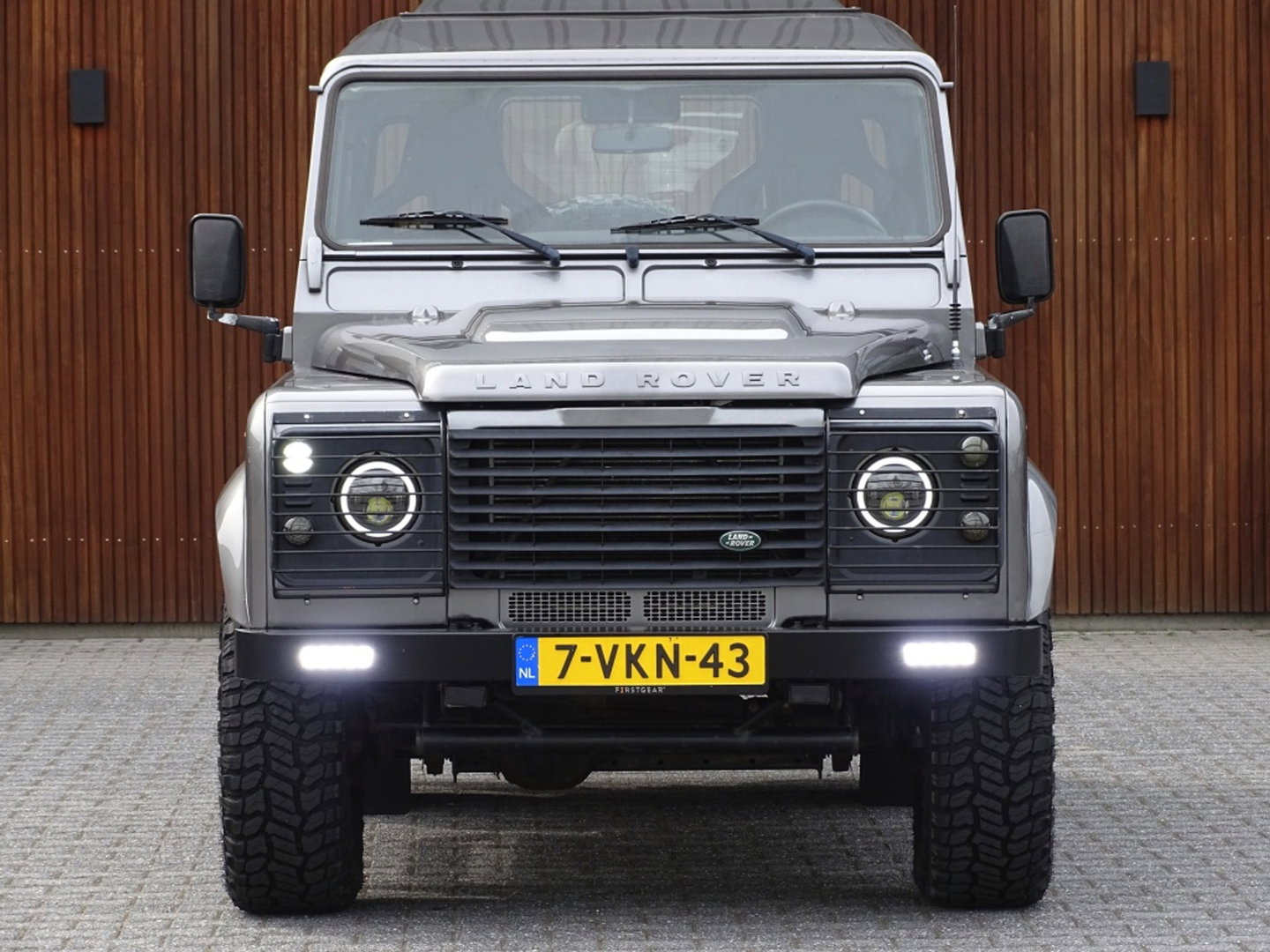 Land Rover Defender 2.4 TD4 HT 90" SE / Recaro / grijs kenteken / LED / *NAP*