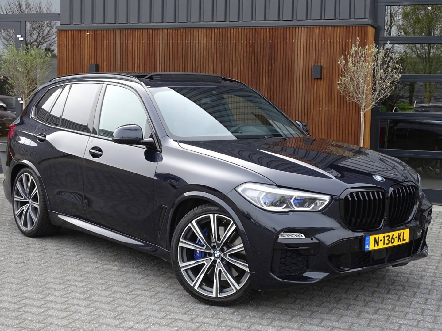 BMW X5 40i 341PK X-Drive / M-Sport / pano / Harman Kardon / Laser