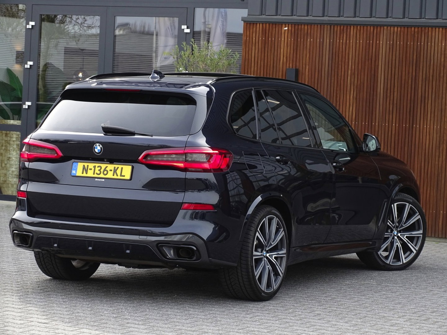 BMW X5 40i 341PK X-Drive / M-Sport / pano / Harman Kardon / Laser