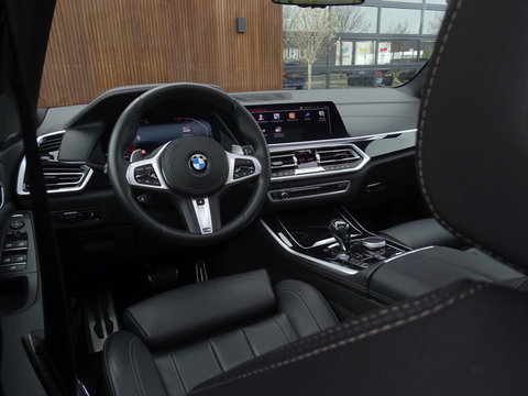 BMW X5 40i 341PK X-Drive / M-Sport / pano / Harman Kardon / Laser