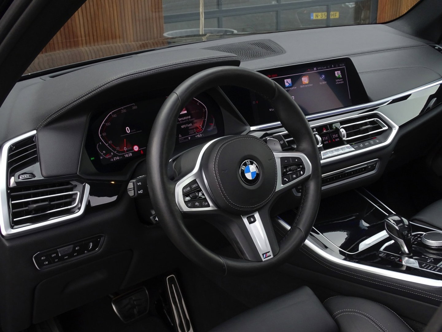 BMW X5 40i 341PK X-Drive / M-Sport / pano / Harman Kardon / Laser