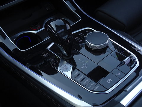 BMW X5 40i 341PK X-Drive / M-Sport / pano / Harman Kardon / Laser