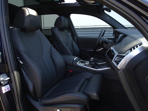 BMW X5 40i 341PK X-Drive / M-Sport / pano / Harman Kardon / Laser
