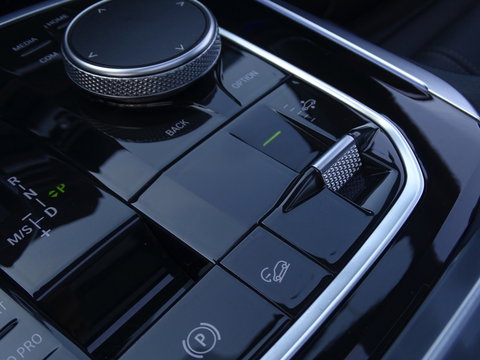 BMW X5 40i 341PK X-Drive / M-Sport / pano / Harman Kardon / Laser