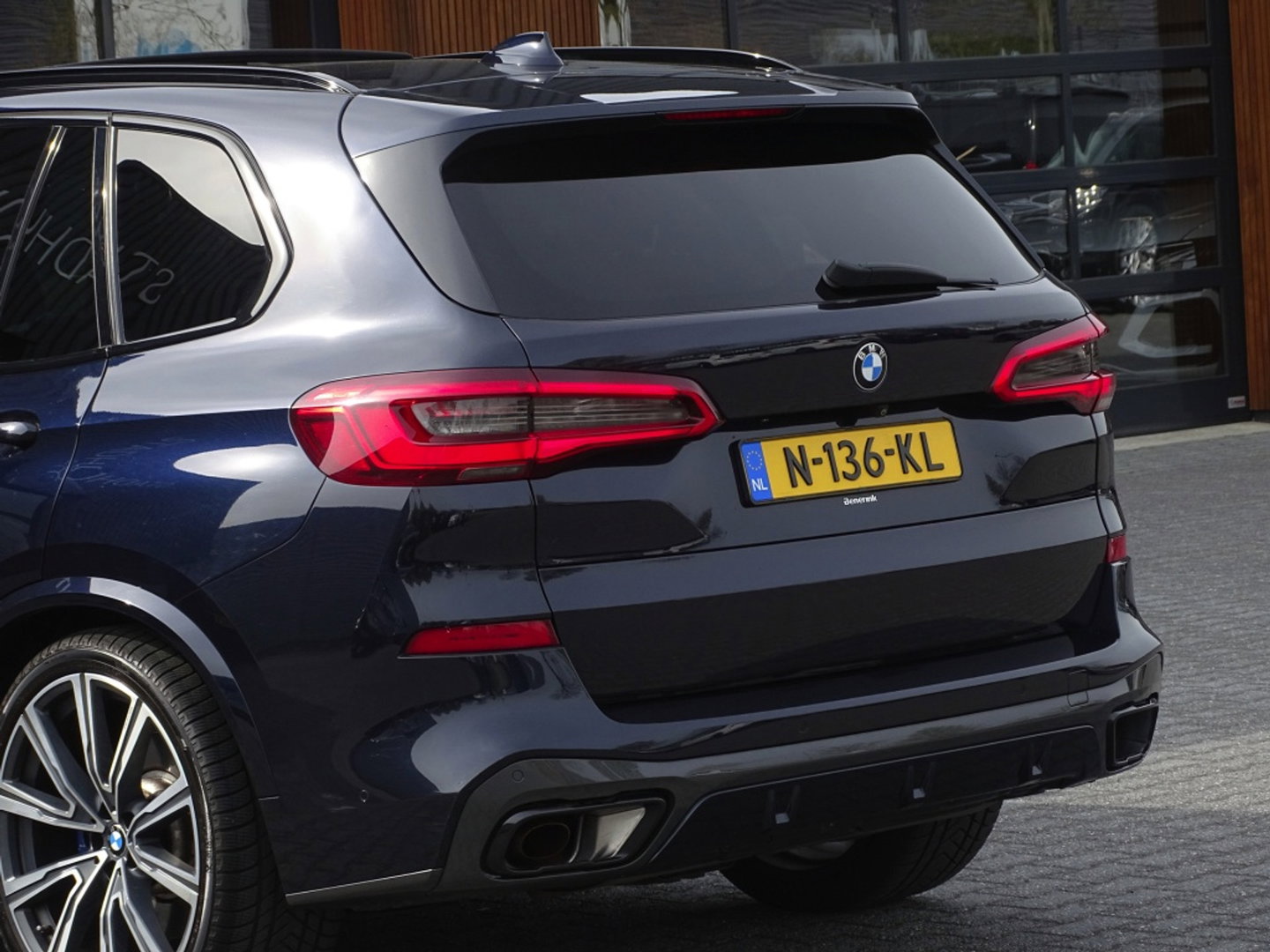 BMW X5 40i 341PK X-Drive / M-Sport / pano / Harman Kardon / Laser
