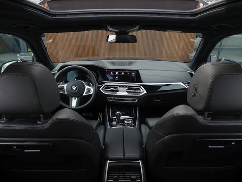 BMW X5 40i 341PK X-Drive / M-Sport / pano / Harman Kardon / Laser