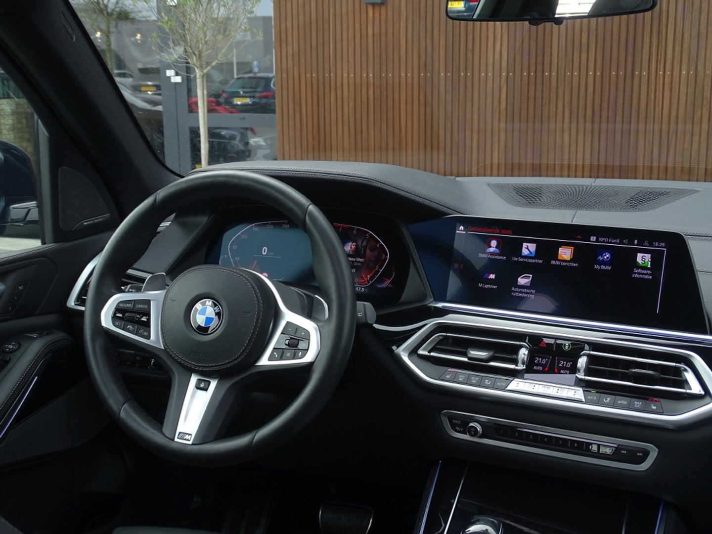 BMW X5 40i 341PK X-Drive / M-Sport / pano / Harman Kardon / Laser