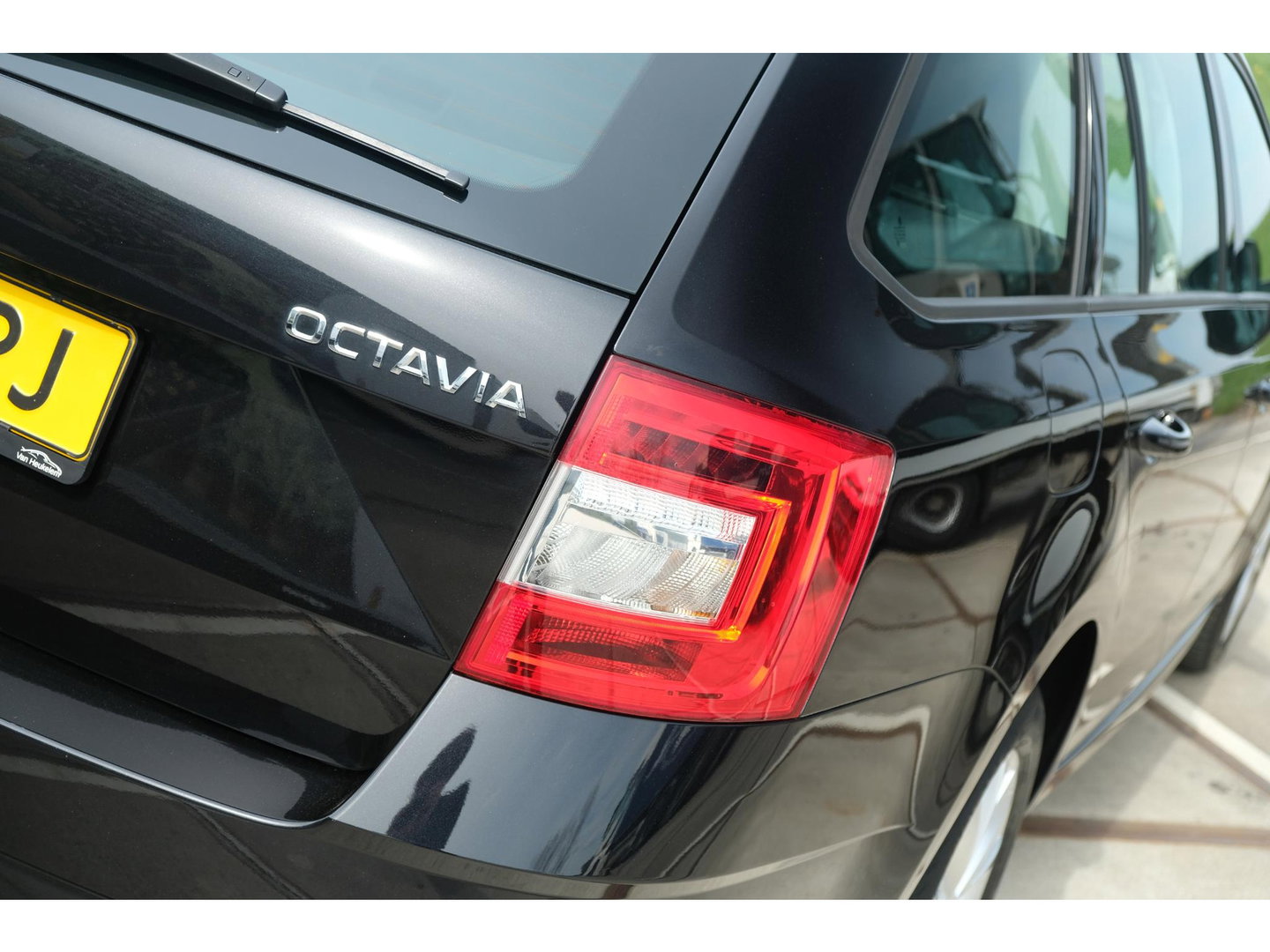 Škoda Octavia Combi 1.0 TSI Greentech Business Edition | NAVI | CRUISE | ALL SEASON BANDEN