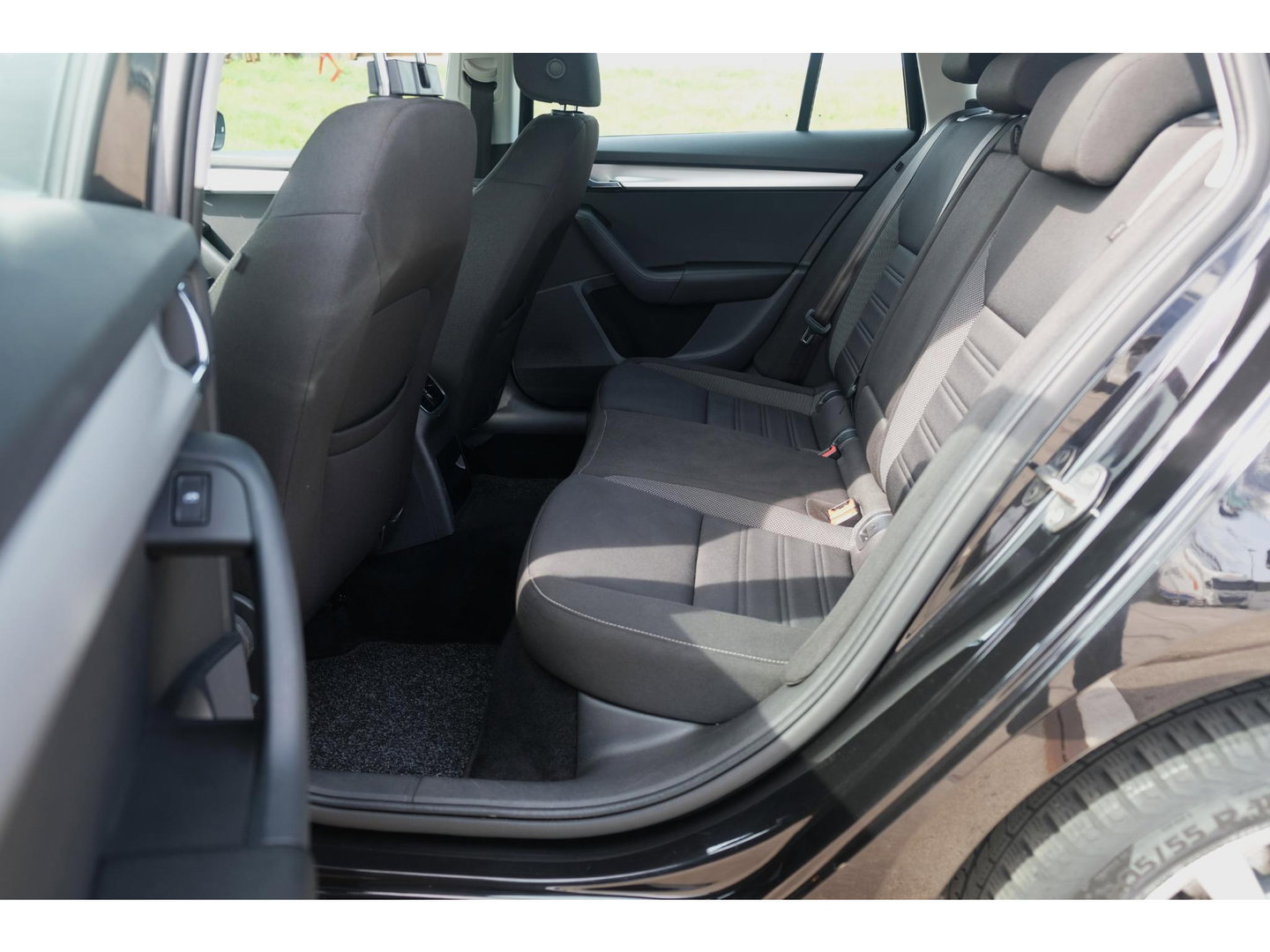 Škoda Octavia Combi 1.0 TSI Greentech Business Edition | NAVI | CRUISE | ALL SEASON BANDEN