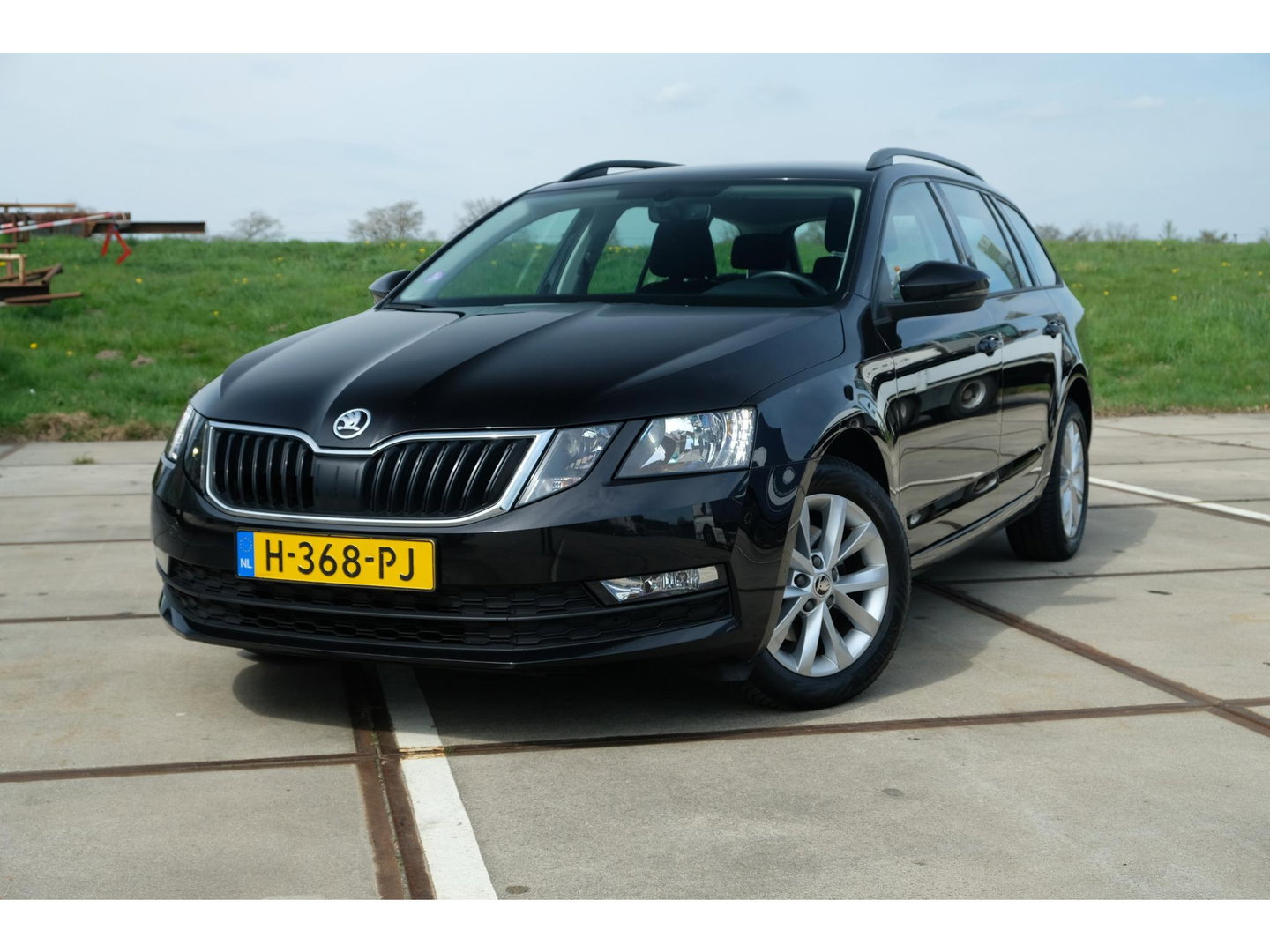 Škoda Octavia Combi 1.0 TSI Greentech Business Edition | NAVI | CRUISE | ALL SEASON BANDEN