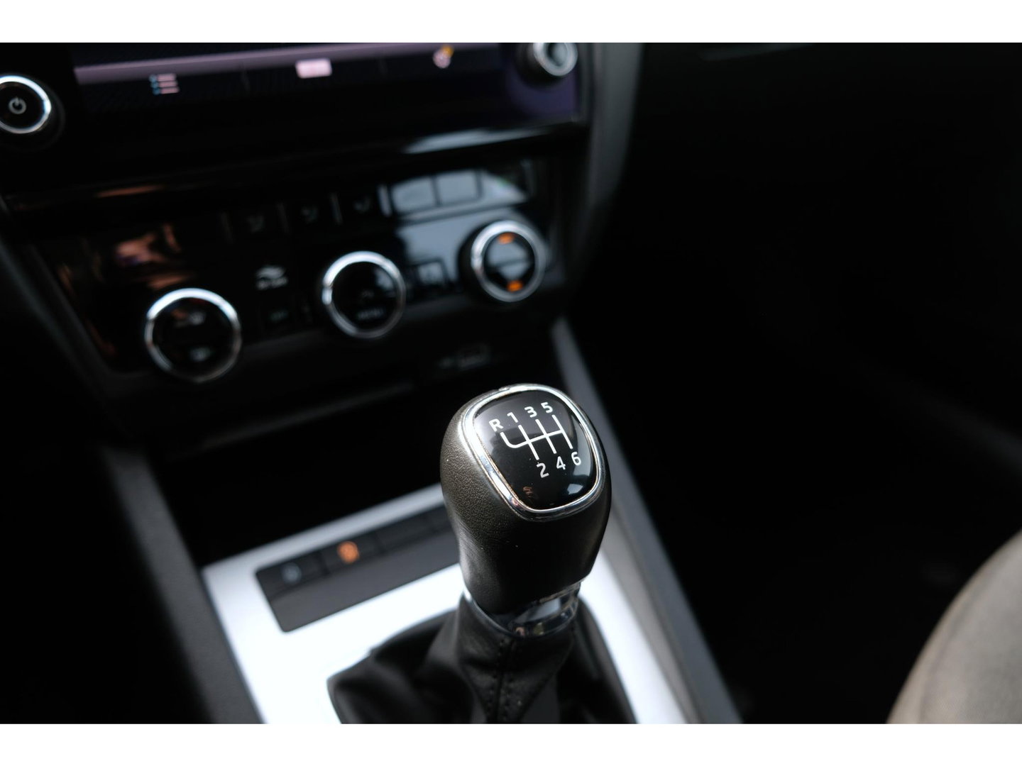 Škoda Octavia Combi 1.0 TSI Greentech Business Edition | NAVI | CRUISE | ALL SEASON BANDEN