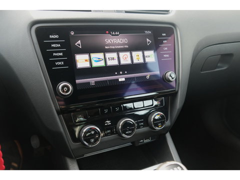 Škoda Octavia Combi 1.0 TSI Greentech Business Edition | NAVI | CRUISE | ALL SEASON BANDEN