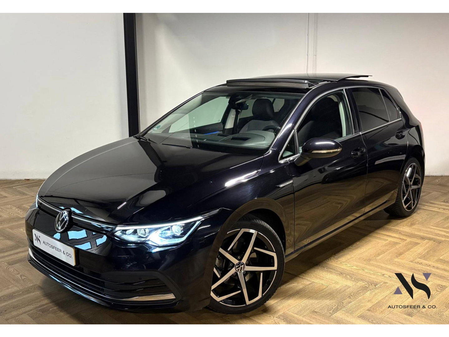 Volkswagen Golf 1.5 eTSI Style PANO HUD KEYLESS