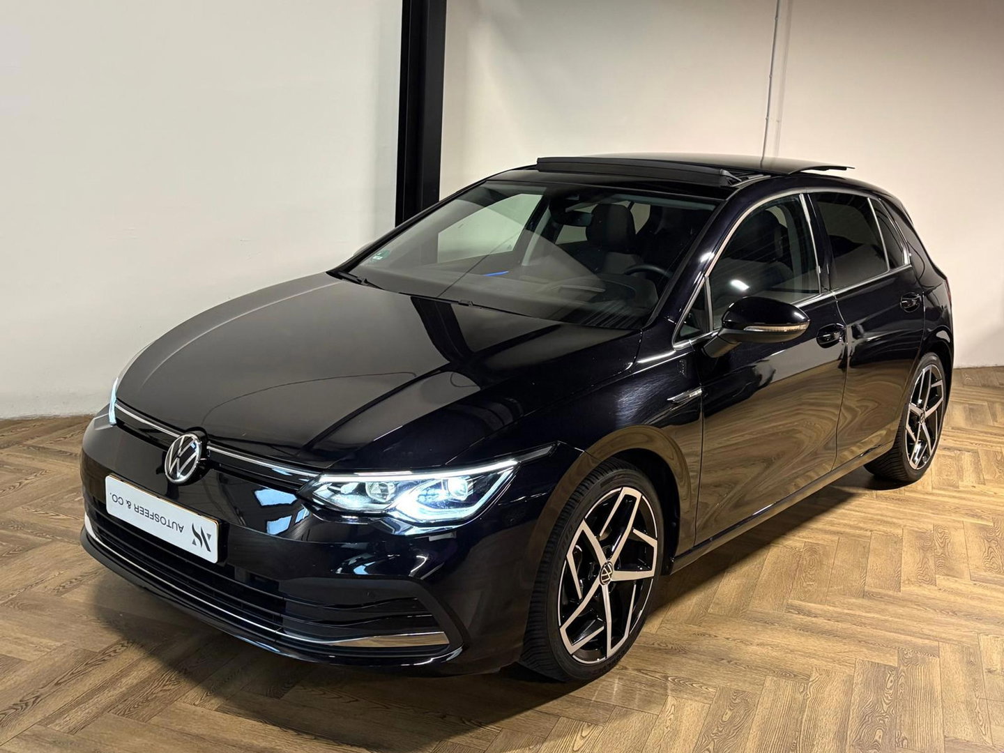 Volkswagen Golf 1.5 eTSI Style PANO HUD KEYLESS