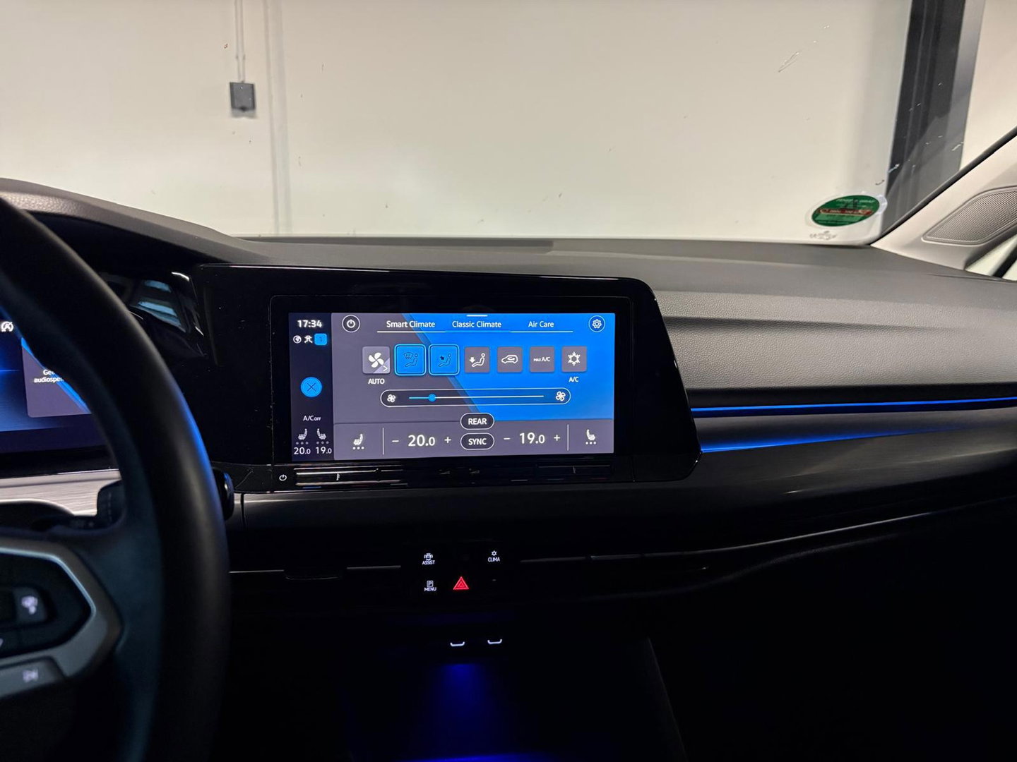 Volkswagen Golf 1.5 eTSI Style PANO HUD KEYLESS