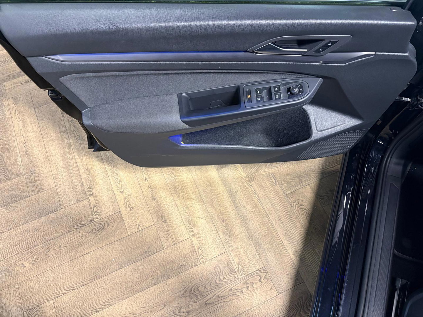 Volkswagen Golf 1.5 eTSI Style PANO HUD KEYLESS