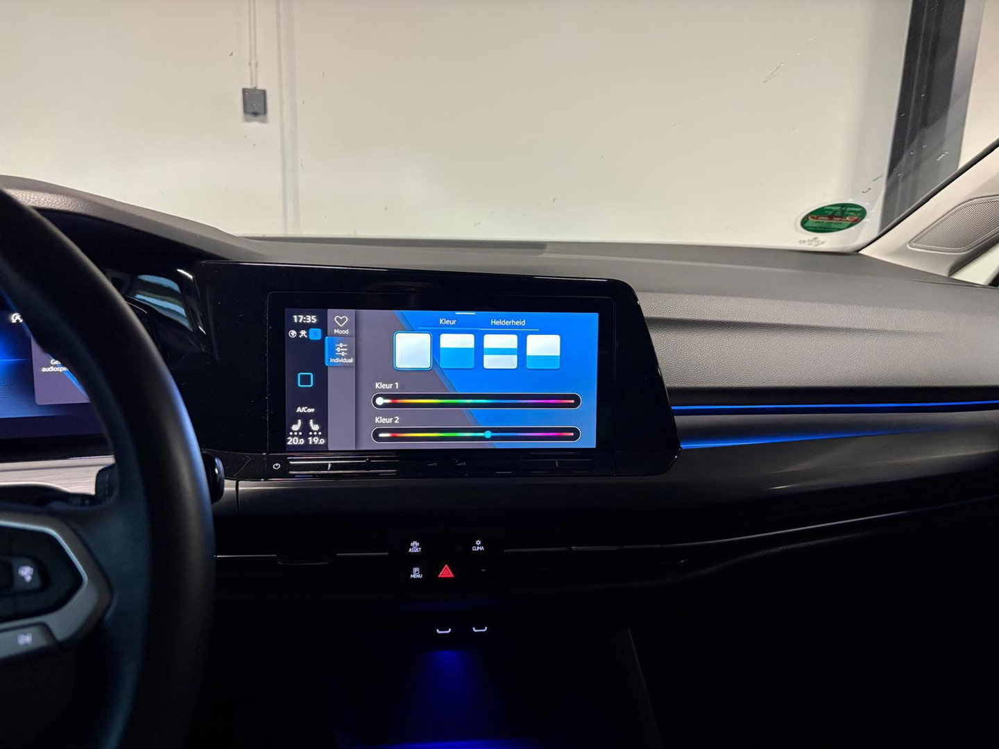 Volkswagen Golf 1.5 eTSI Style PANO HUD KEYLESS