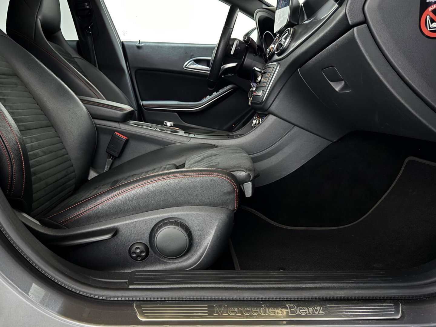 Mercedes-Benz CLA AMG Pano Sfeer Navi Cruise Trekh.