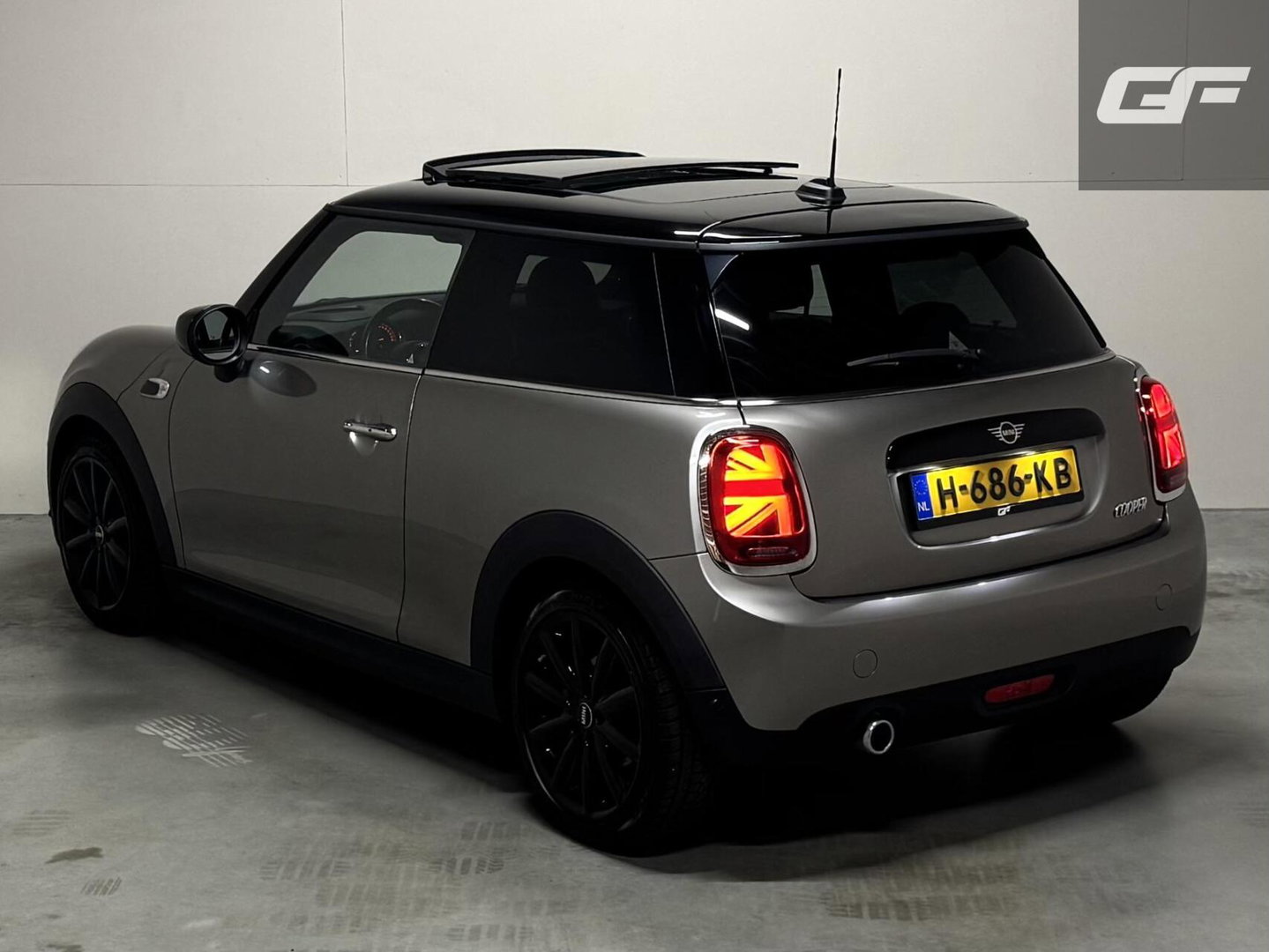 MINI Cooper Mini 1.5 60 Years Edition Pano HUD H/K Leer