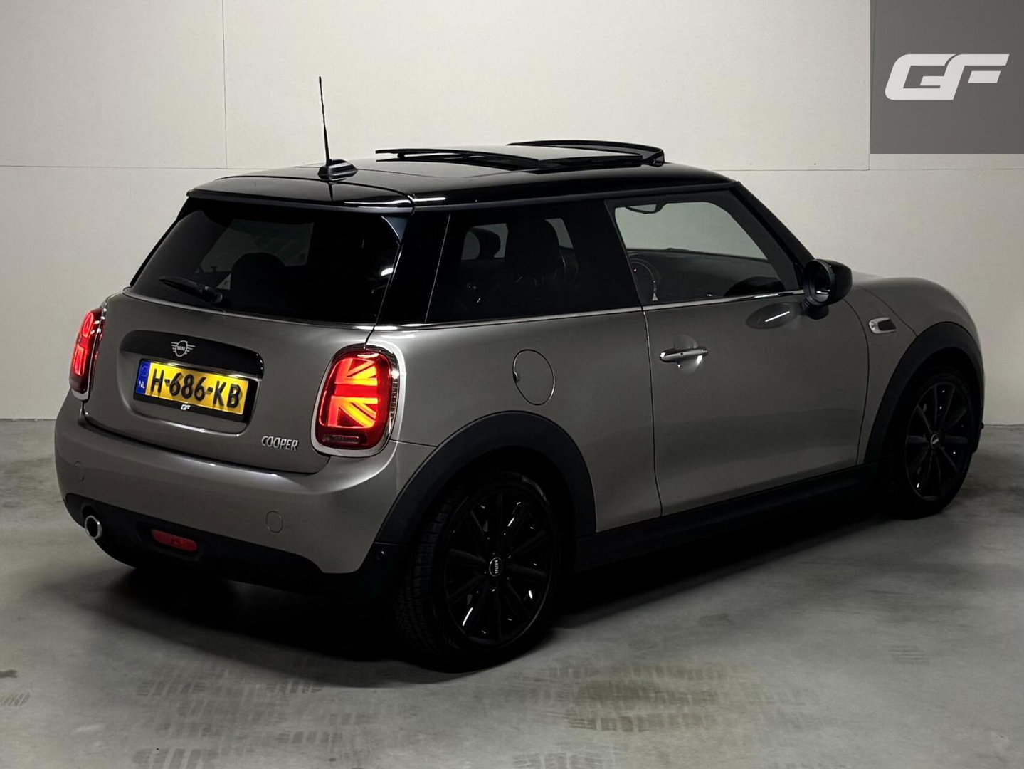 MINI Cooper Mini 1.5 60 Years Edition Pano HUD H/K Leer