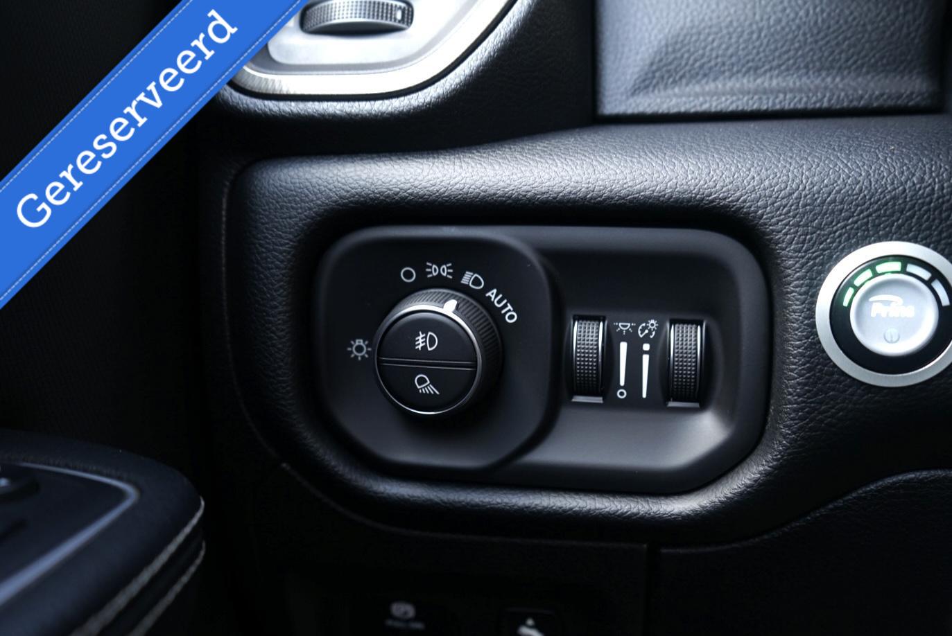 Dodge Ram Pick-Up 1500 4X4 5.7 V8 4x4 Crew Cab 5'7 Sport