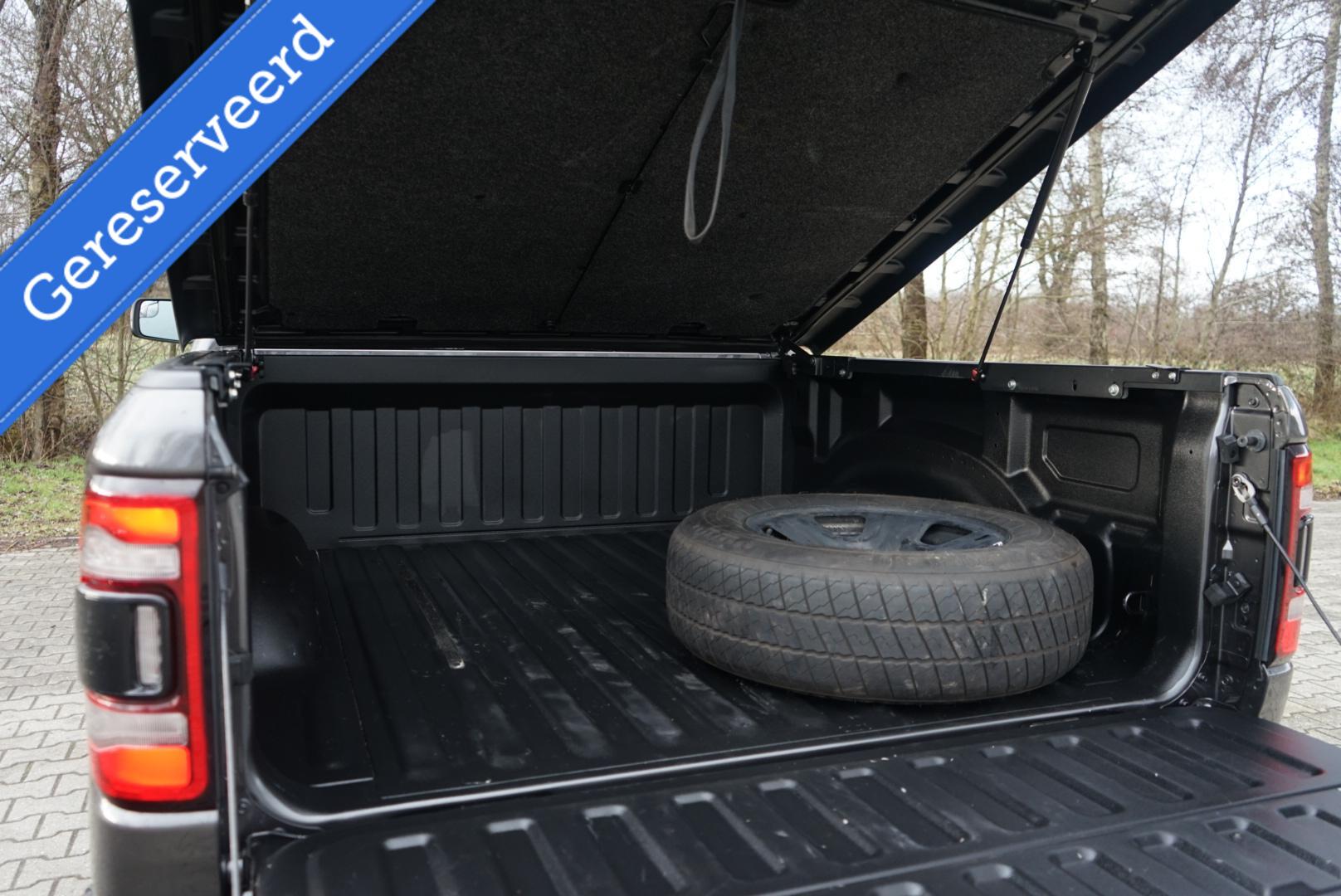 Dodge Ram 1500 4X4 5.7 V8 4x4 Crew Cab 5'7 Sport