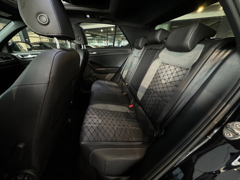 Volkswagen T-Roc 1.5 TSI R-Line Pano|Keyless|IQ|Sfeer|Camera