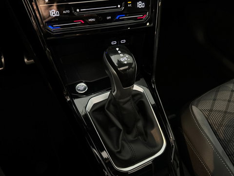 Volkswagen T-Roc 1.5 TSI R-Line Pano|Keyless|IQ|Sfeer|Camera