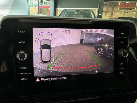 Volkswagen T-Roc 1.5 TSI R-Line Pano|Keyless|IQ|Sfeer|Camera