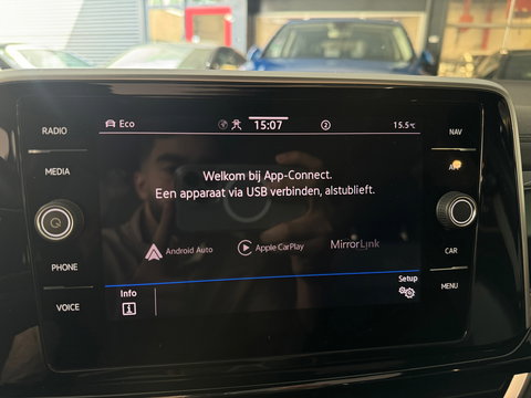 Volkswagen T-Roc 1.5 TSI R-Line Pano|Keyless|IQ|Sfeer|Camera