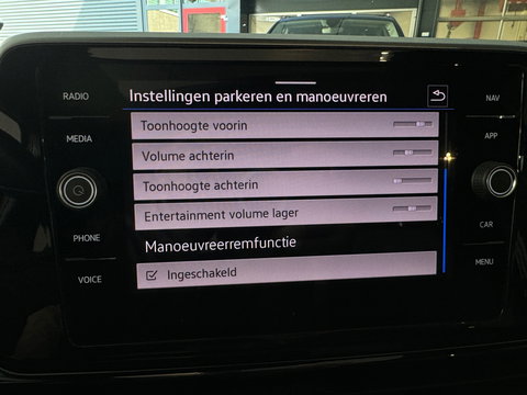 Volkswagen T-Roc 1.5 TSI R-Line Pano|Keyless|IQ|Sfeer|Camera