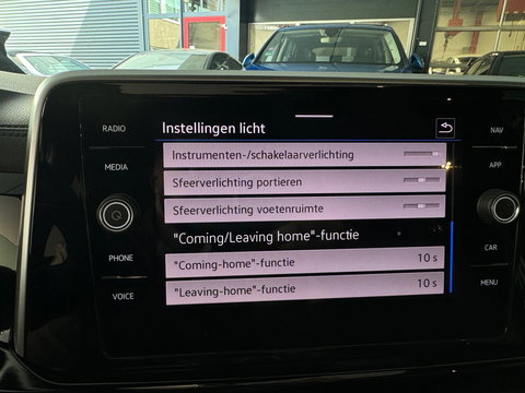 Volkswagen T-Roc 1.5 TSI R-Line Pano|Keyless|IQ|Sfeer|Camera