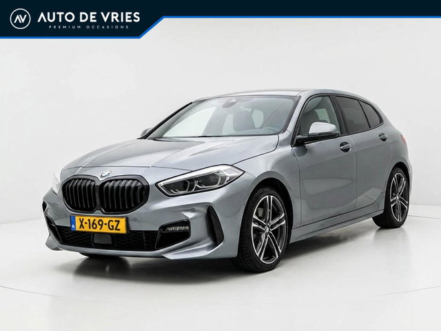 BMW 1 Serie - 118i Automaat M Sport | Sportstoelen | Carplay | 18" LMV | Trekhaak