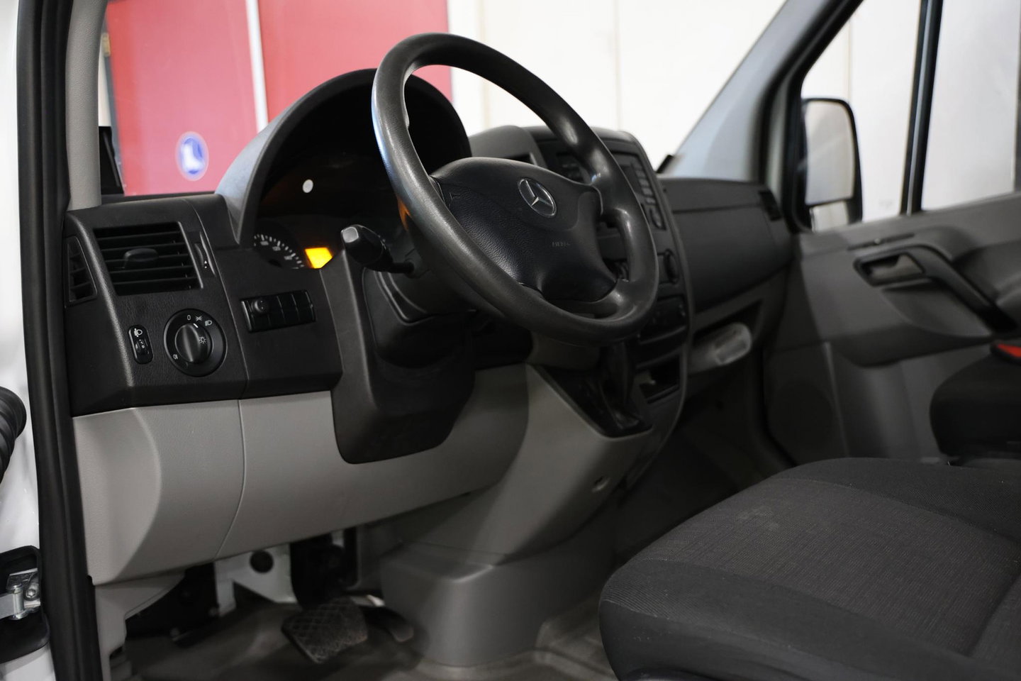 Mercedes-Benz Sprinter 311 2.2 CDI AUTOMAAT L3H2 POST NL EURO 6