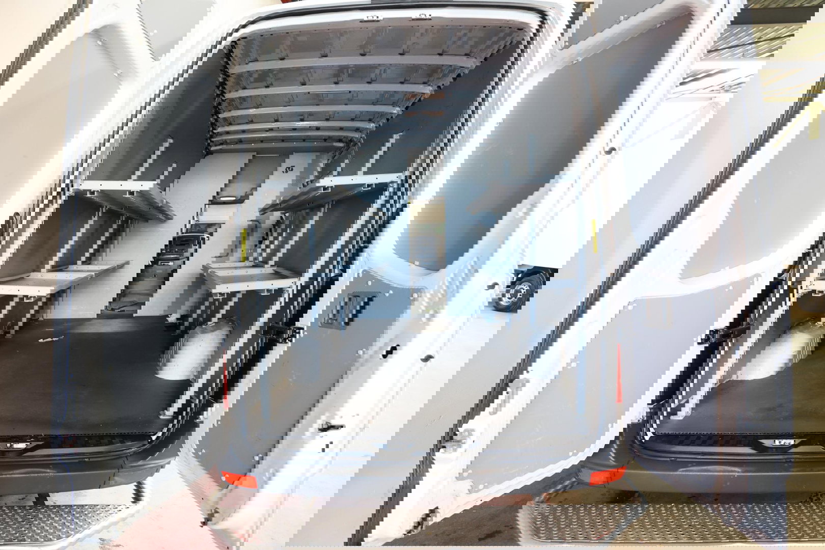 Mercedes-Benz Sprinter 311 2.2 CDI AUTOMAAT L3H2 POST NL EURO 6