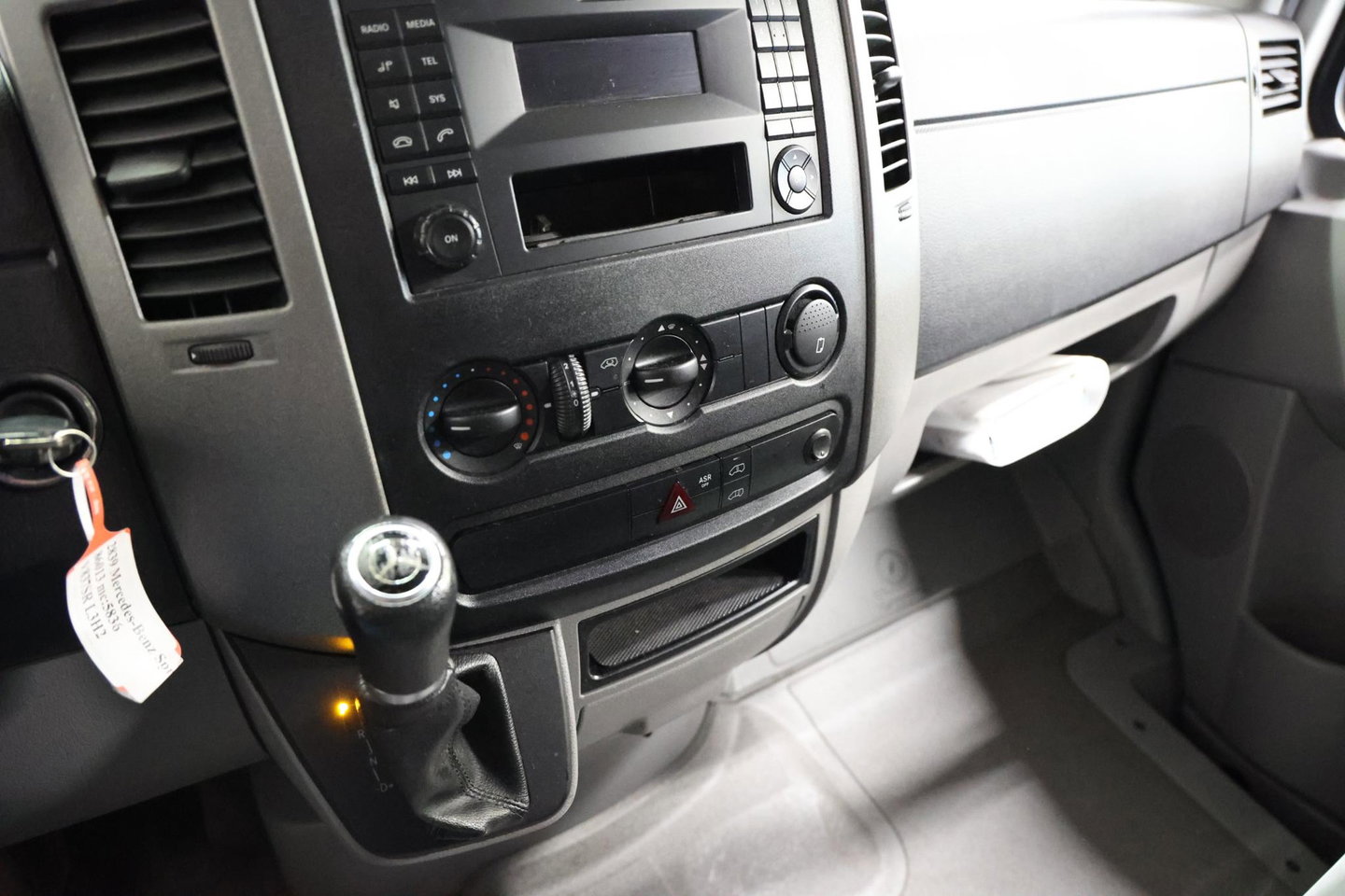 Mercedes-Benz Sprinter 311 2.2 CDI AUTOMAAT L3H2 POST NL EURO 6