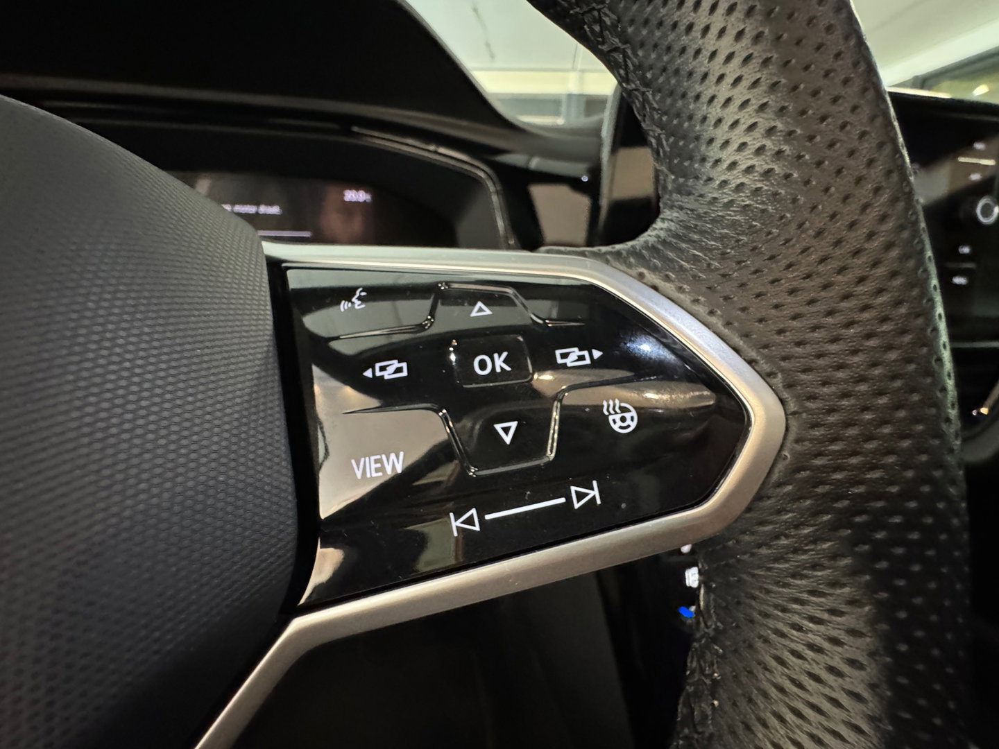 Volkswagen T-Roc 1.5 TSI R-Line Pano|Beats|IQ|Keyless|Camera