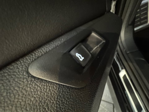 Volkswagen T-Roc 1.5 TSI R-Line Pano|Beats|IQ|Keyless|Camera