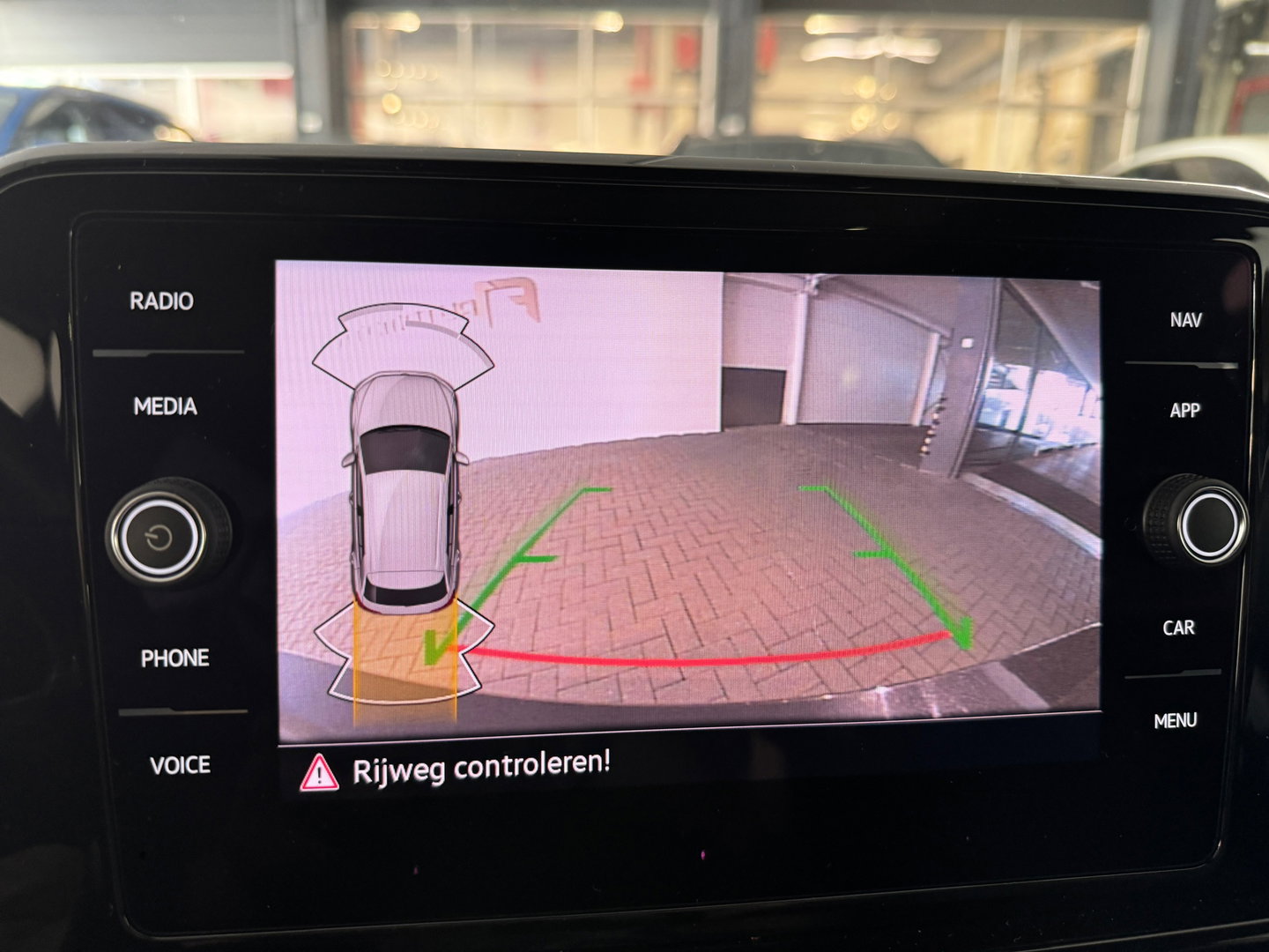 Volkswagen T-Roc 1.5 TSI R-Line Pano|Beats|IQ|Keyless|Camera