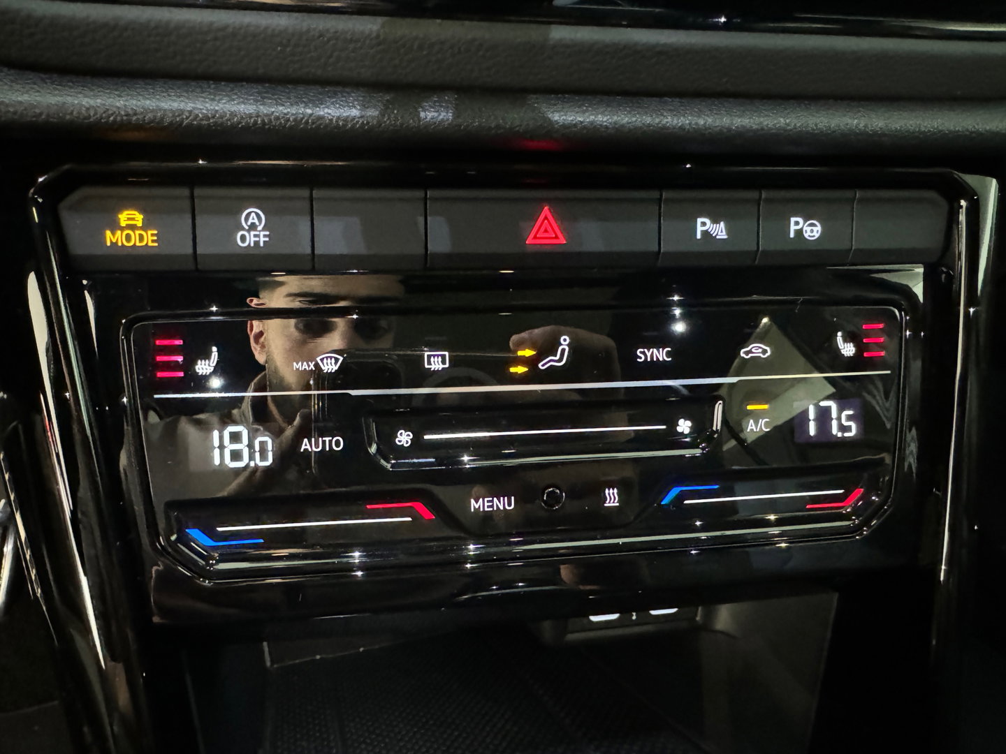 Volkswagen T-Roc 1.5 TSI R-Line Pano|Beats|IQ|Keyless|Camera