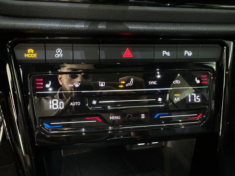 Volkswagen T-Roc 1.5 TSI R-Line Pano|Beats|IQ|Keyless|Camera