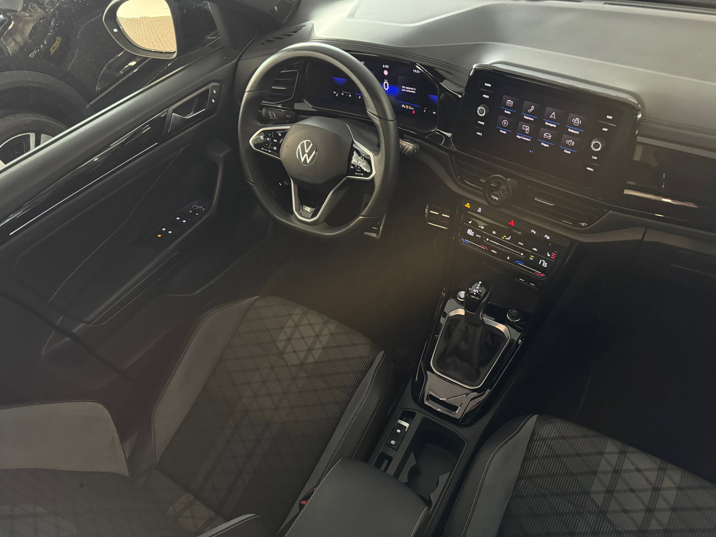 Volkswagen T-Roc 1.5 TSI R-Line Pano|Beats|IQ|Keyless|Camera