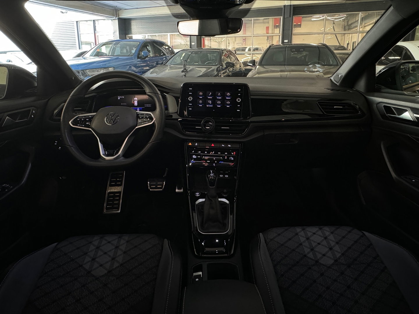 Volkswagen T-Roc 1.5 TSI R-Line Pano|Beats|IQ|Keyless|Camera