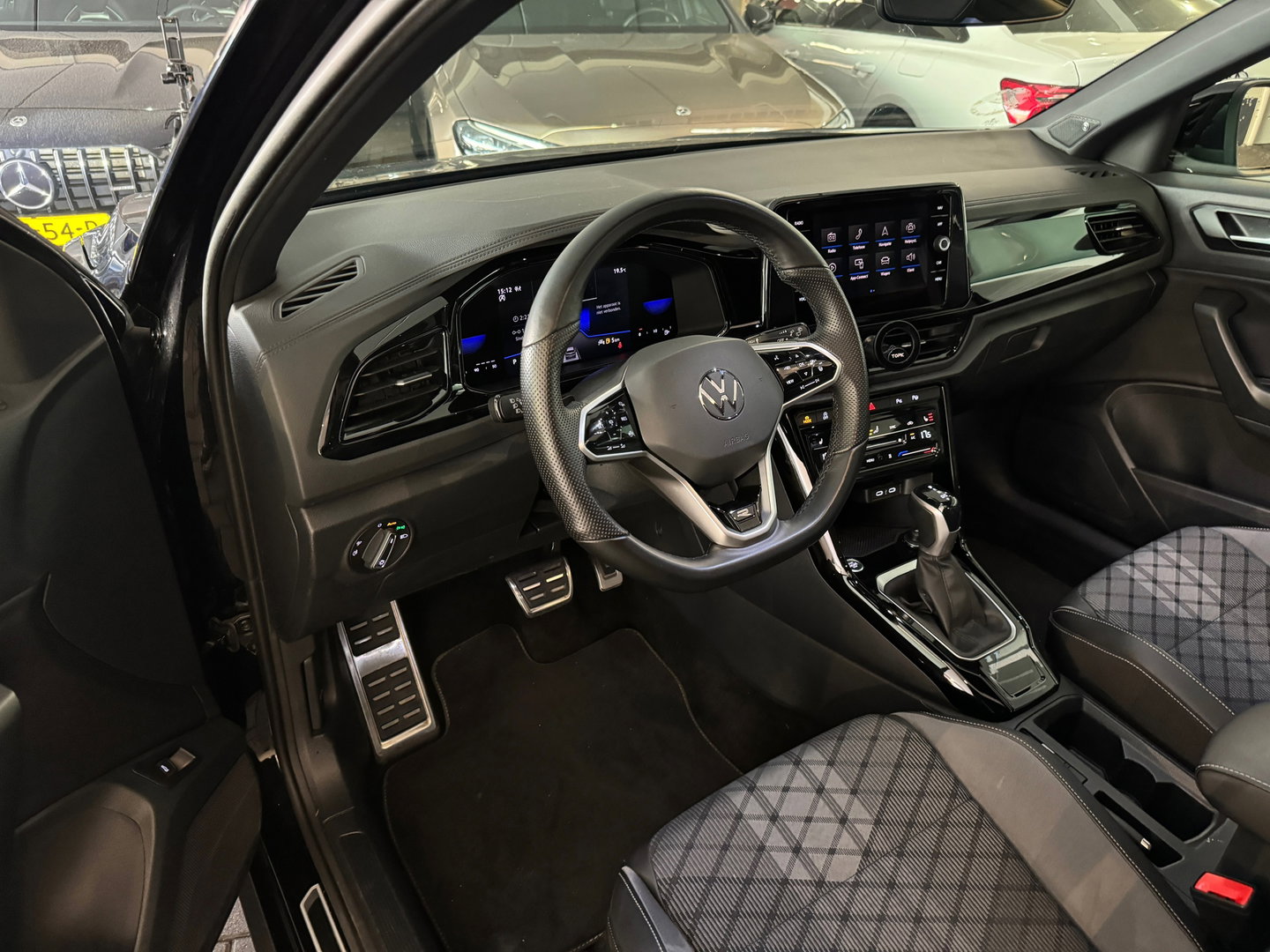 Volkswagen T-Roc 1.5 TSI R-Line Pano|Beats|IQ|Keyless|Camera