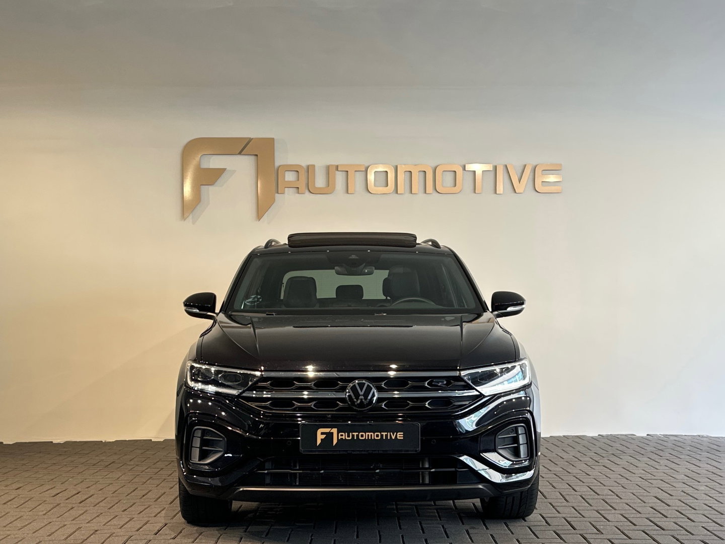 Volkswagen T-Roc 1.5 TSI R-Line Pano|Beats|IQ|Keyless|Camera