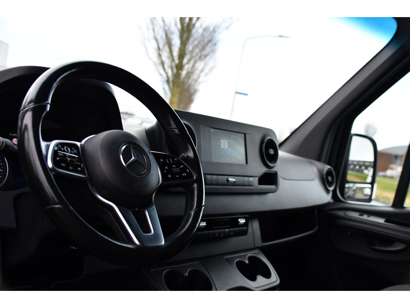 Mercedes-Benz Sprinter 319 V6 3.0 CDI L2H2 PB Edition Cruise, 360 Camera, Carplay, LED, 3500kg Trekhaak, LED, NAVI, Virtual, Uniek!